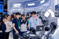 具身智能采训推一体机通过讯飞星火基座模子加